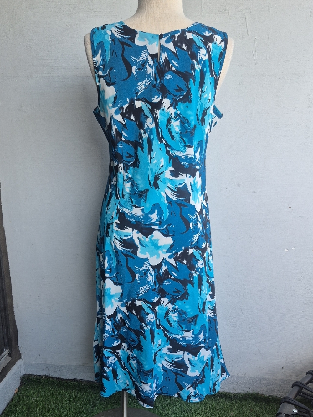 TRADITION- FLORAL MAXI DRESS - Picture 4 of 6